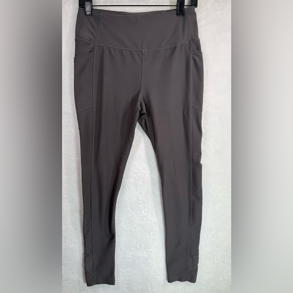 MONDETTA Gray PERFORMANCE  LUXURY Leggings With Mesh Panels Size Medium